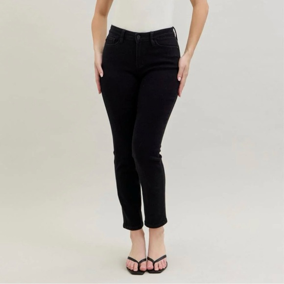 Judy Blue | Black Mid Rise Skinny Jeans - Picture 5 of 6
